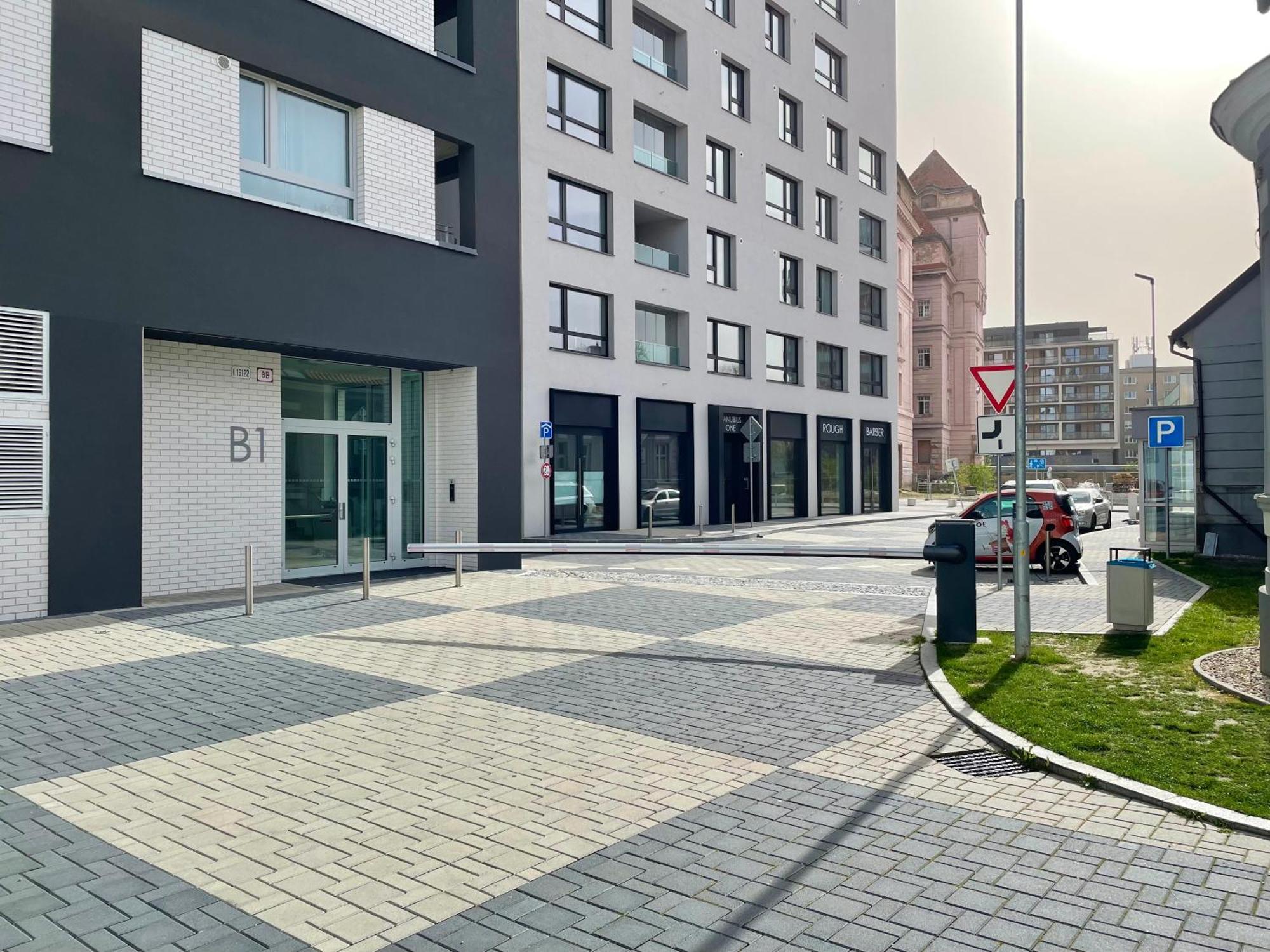 Arenas Lägenhet Bratislava Exteriör bild